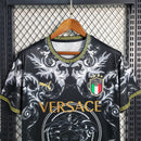 Camisa Seleção Itália x Versace Torcedor 2023/24 Masculino Preto