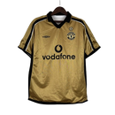 Camisa Dupla Face Retrô Manchester United Umbro 2001/02 100 Anos Masculina Branca e Preta ou Dourada